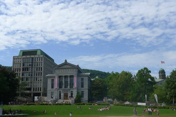 7,校园生活 麦吉尔文化熏陶着师生,在麦吉尔大学读书,不但学识上有所