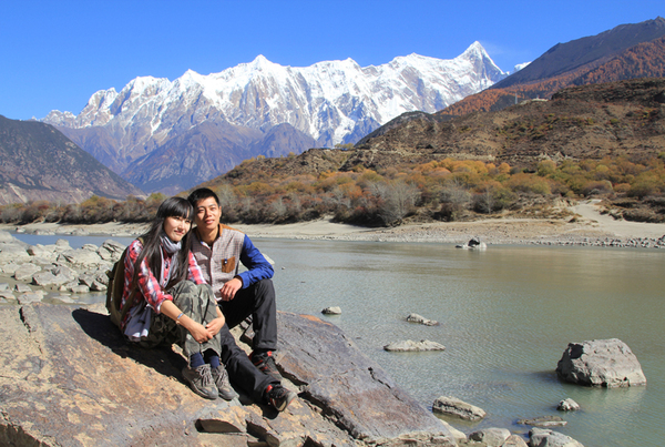 没有比吞白村的江边更合适的地点了,这里离魔鬼岛很,尤其是日落时分