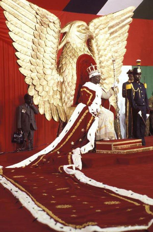 她是华人,做过非洲皇后,生了俩女儿,至今单身