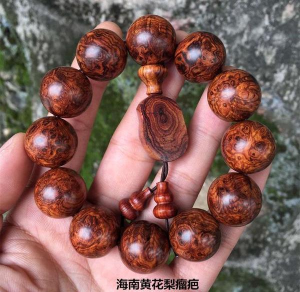 如何辨别藤香木与海南黄花梨,让小编来教您吧!