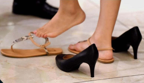 实拍高铁乘务员不为人知的一天