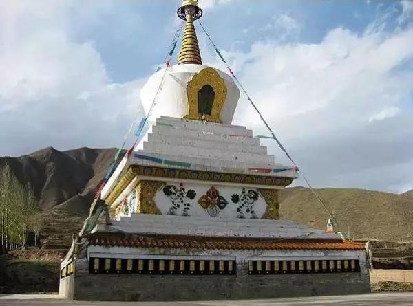 卓尼禅定寺佛塔 (元代)