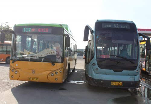 公交117路车更新换代 16辆"灰姑娘"离职下岗