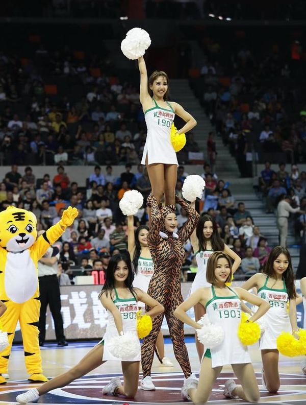 啦啦队性感助阵cba