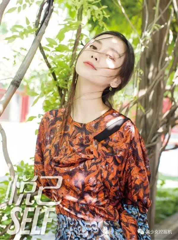 no no,喜哥原名陈冬儿,以前是yy主播,艺名叫梁小竹,后来她改了很多次