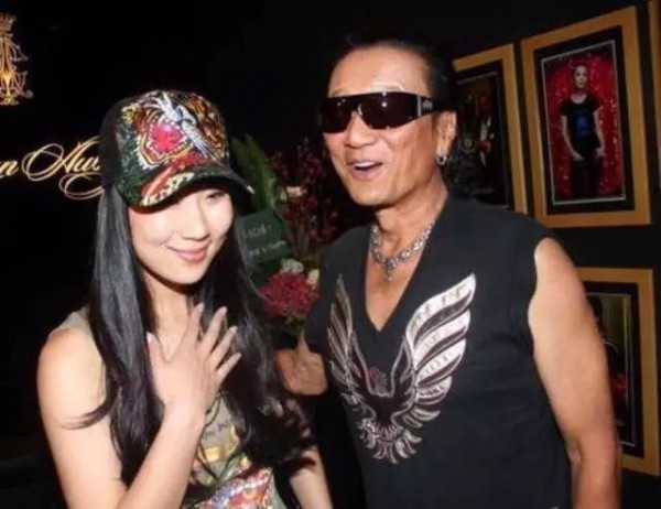 80岁的谢贤要当爸爸了 来理理谢霆锋一家子的关系 财经频道 手机搜狐