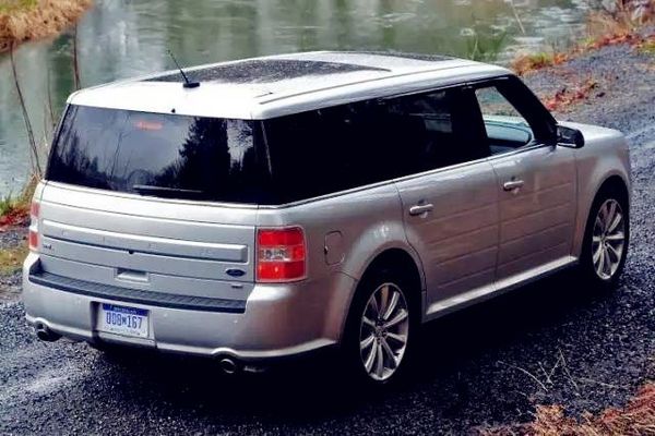 正方形的"路虎"配置逆天,价格很低!