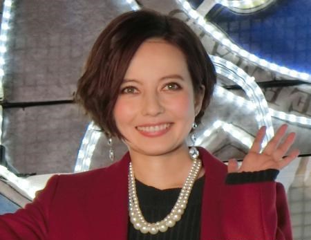 becky出轨影响渐消 来年正式复出主持综艺节目