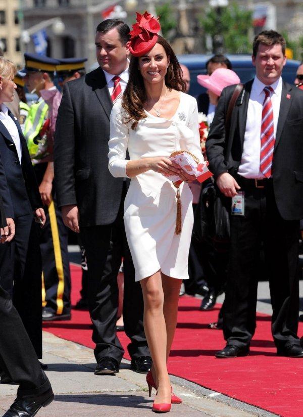 美国总统访问英国时,kate王妃的裙子还是选择了reiss,售价175英镑.