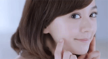 还是外形甜美的"元气少女"陈意涵?