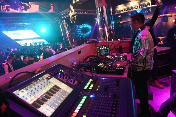 dance club火爆开业 开启蓉城夜店新时尚