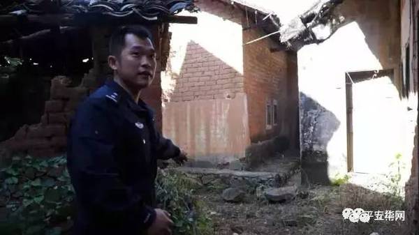 华民警出名了!奋不顾身跳下4米路坎强忍剧痛勇