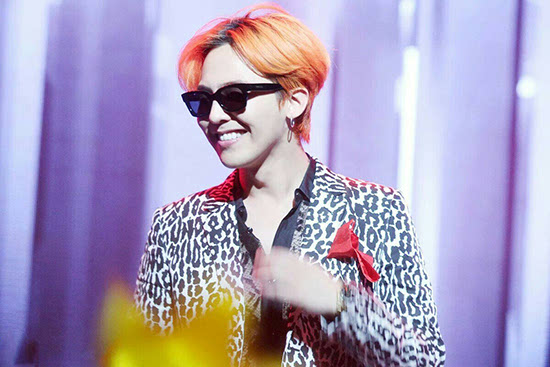 亮橘色的有型中分. 最近,gd又换了一款新造型.