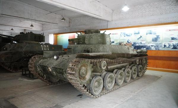 宋楠:日本陆军三菱"73式"轻卡车(旧款)