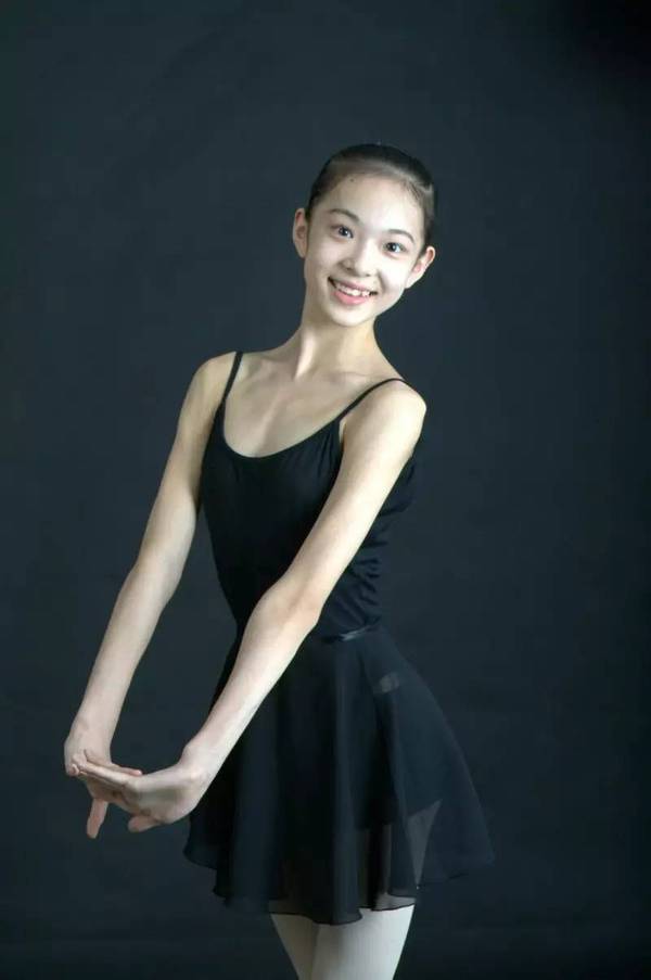 主城探客懦に:李偲旖是辽宁芭蕾舞团冉冉升起的一颗新星