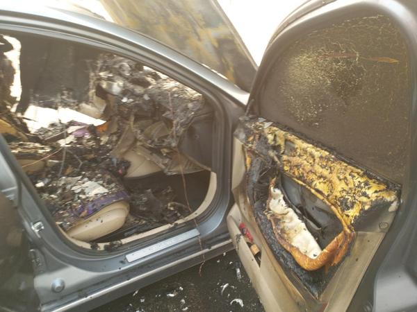 滨州 一辆荣威轿车发生自燃