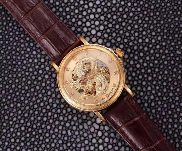 在中国传统文化中龙代表尊贵与奢华,百达翡丽首次将龙与腕表结合,推出