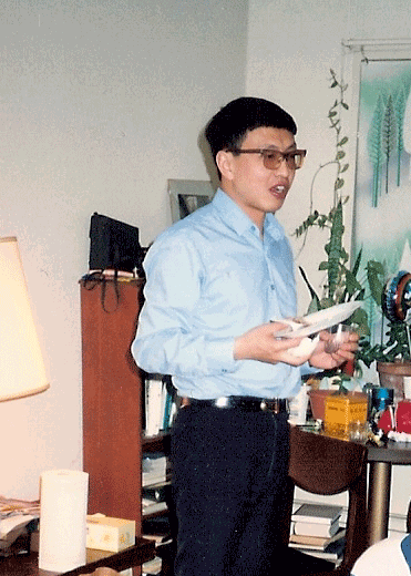 北大高材生沦为外卖小哥,58岁时却震惊了世界