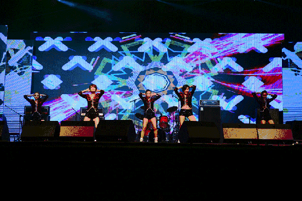 马来西亚歌手茜拉现场演唱《最长的电影》,《rolling in the deep》