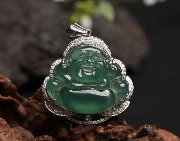 中低档油青种翡翠也能出上万元的完美手镯?