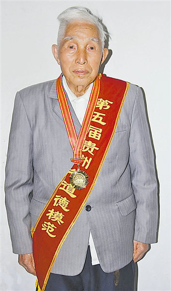 解放军专家谈藏于九地之下防护工程 不惧钻地弹 来到册亨县后,何文勋