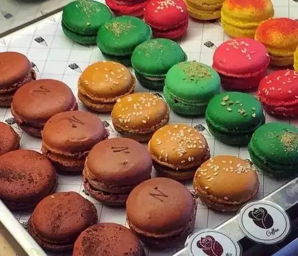 图为位于cottesloe的甜品店marie antoinette的法式甜点
