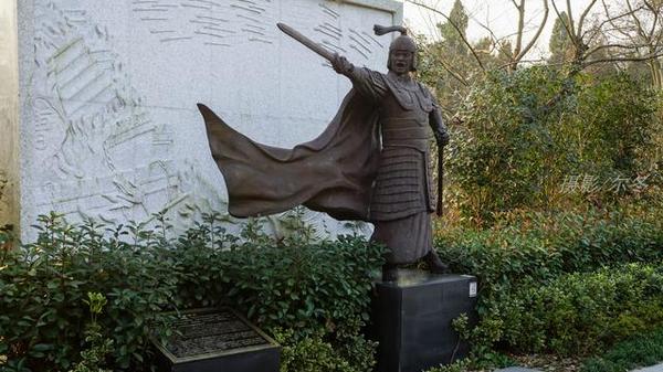 其中一幅似曾相识,却原来是三国名将周瑜,舒城竟是周瑜故里