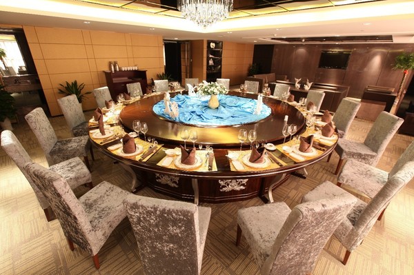 这种大圆桌超级 适合聚餐!