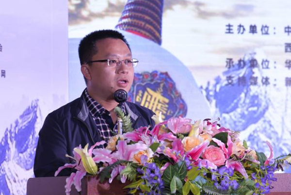 工布江达县县委副书记,常务副县长何立致辞