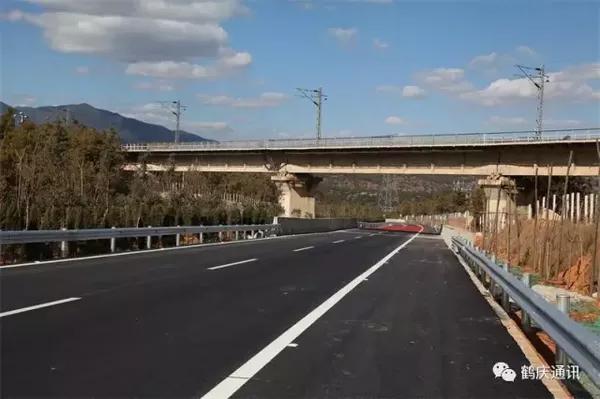上鹤高速公路是348国道的重要一段,是贯穿大理白族自治州北部地区