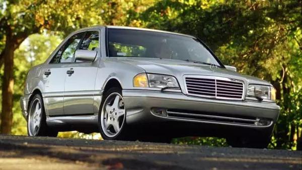 这10辆车马力高达300匹 价格最高却只需7万块 汽车频道 手机搜狐