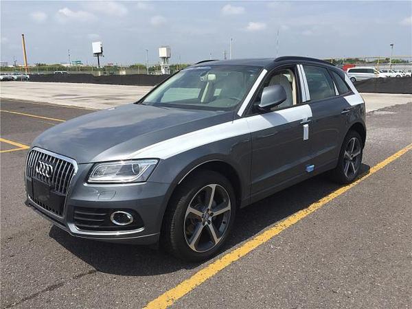 奥迪q5在40万的车里配置还是挺多的 档次比较高