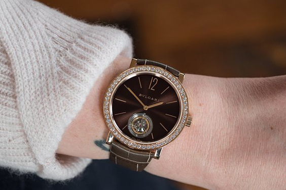 宝格丽首款女士超薄陀飞轮腕表