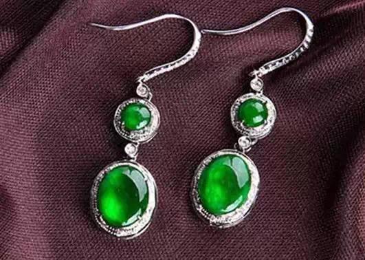 入手这样的翡翠,风险指数高达99.99%