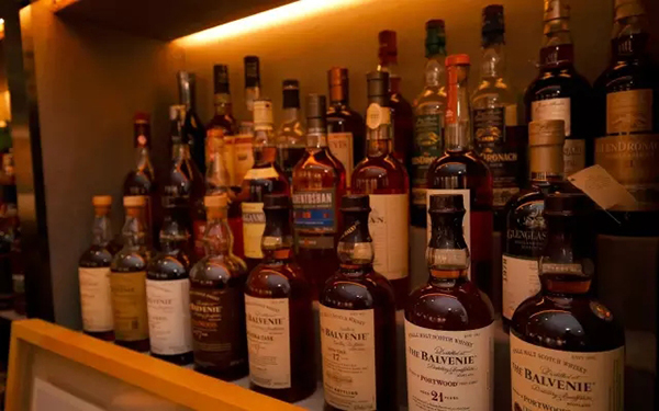 翖空间的威士忌酒柜