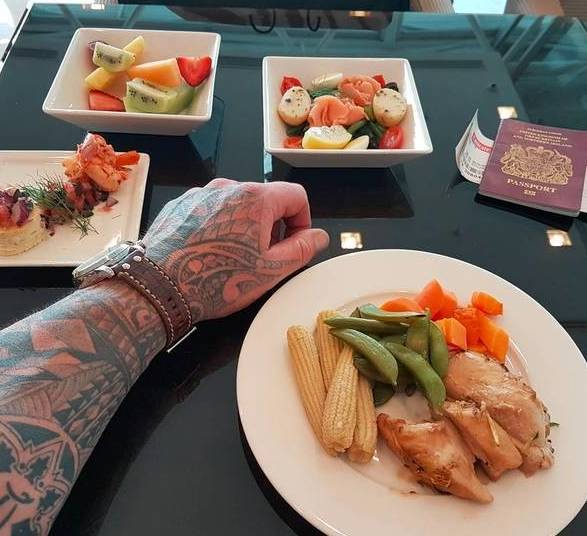 身高2米300斤,巨石强森加强版,这个野兽震惊了我!