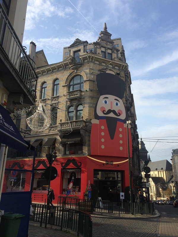 海航唐拉雅秀:在欧洲之心舒展的中式水墨画