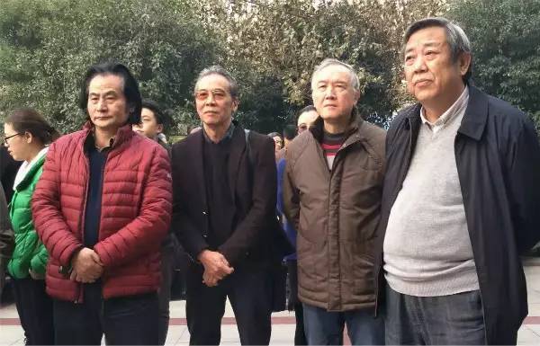 左起:画家尹世顺,刘柏荣,雕塑家段明辉,何忠群