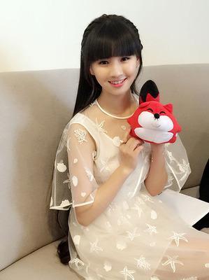 还记得转圈的小彩旗么?她现在美着呢!