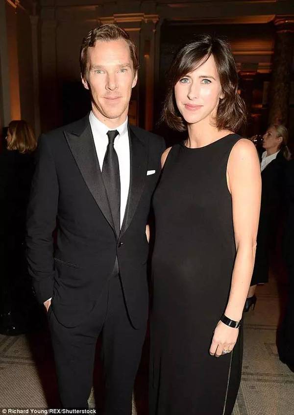 一不小心又被"卷福"本尼和他老婆撒了一脸的狗粮