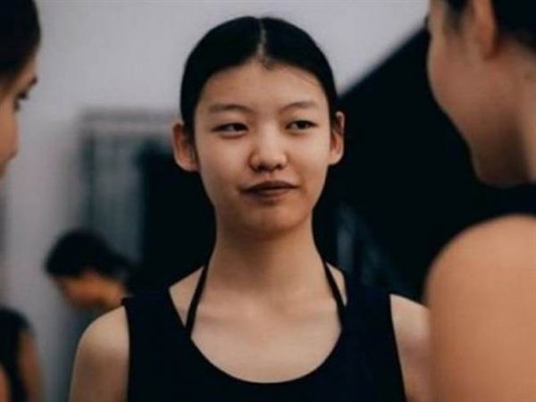 中国少女获赞万年一遇东方美人网友称难苟同 新闻频道 手机搜狐