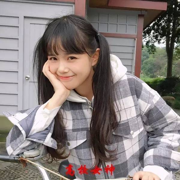 虎牙美少女萌气十足,简直甜到融化!