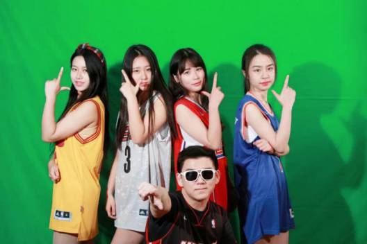 自制了一档三百万播放量的nba节目,黝黑蜗壳天眼老师