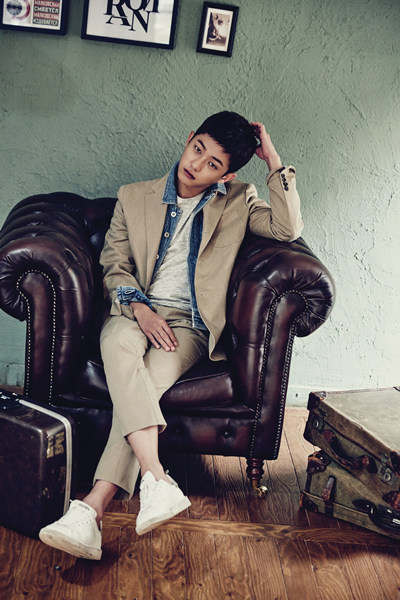 金玟锡终于熬出头!将首次推出个人官方台历