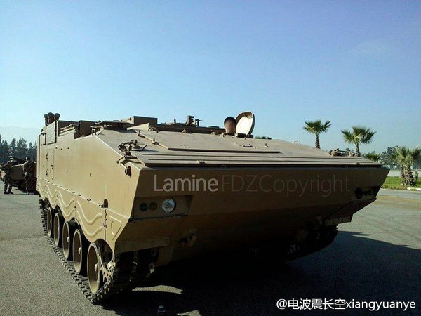 中国一重型装甲车销往阿尔及利亚 车型曝光