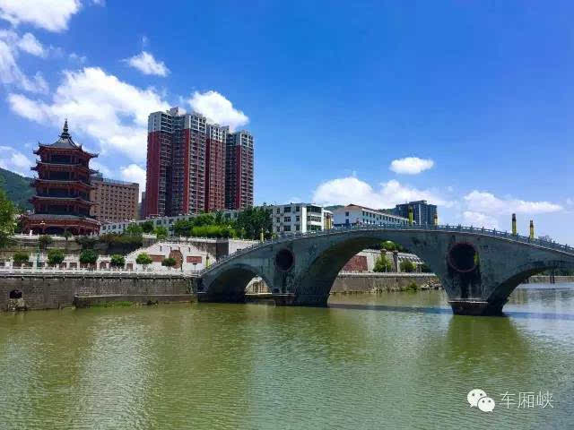 沉寂在夜色的平利--县城 (二)最美乡村的那座桥--步行桥