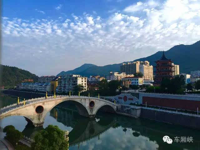 沉寂在夜色的平利--县城 (二)最美乡村的那座桥--步行桥 步行桥,五峰