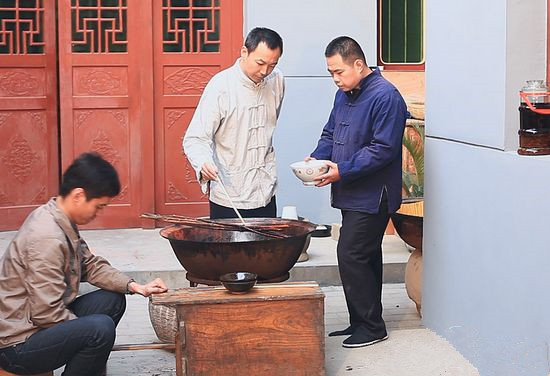 "老土医"牌仙传黑膏药在古代就做到了去疤不留痕