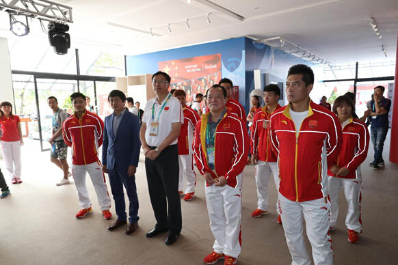 (中国国家举重队里约奥运会举重运动员向艳梅,孟苏平,吕小军,田涛