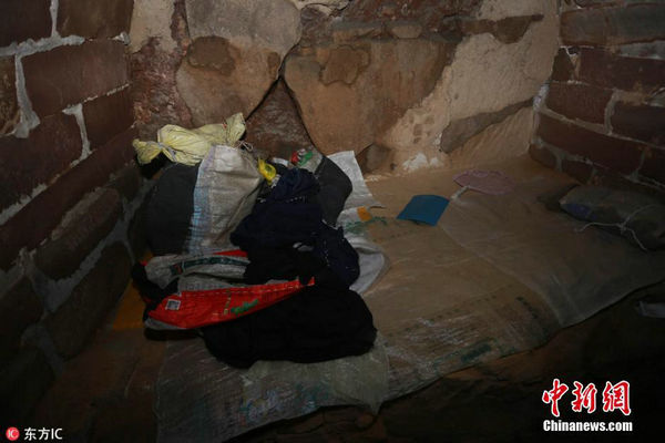 "末代状元"后裔变乞丐 独居深山窑洞70年